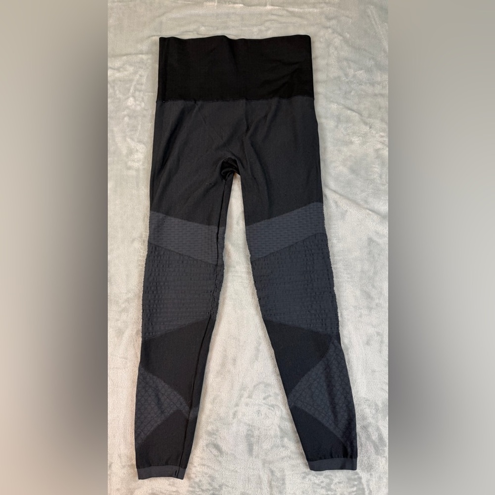 Spanx Leggings Look at Me Now Moto Seamless Women’s Large Black